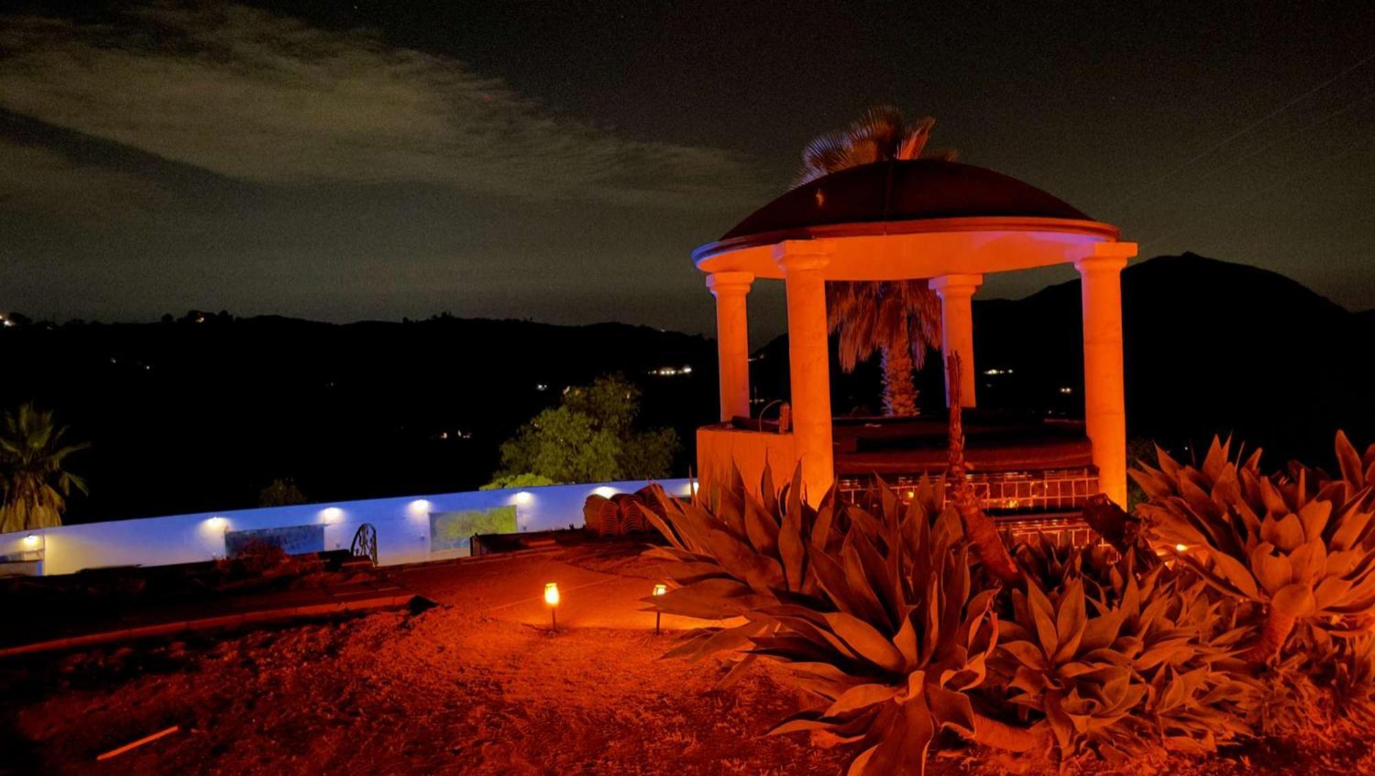 Private Home On 10 Acres - Heated Salt Pool & Jacuzzi, Mountain & City Views, Horseshoes, Basketball, Bbq, Golf Putting, Foosball, Croquet, Bose Stereo, White Cotton Bedding - Hilltop Hacienda, Pool Heat Optional Jamul Exterior foto