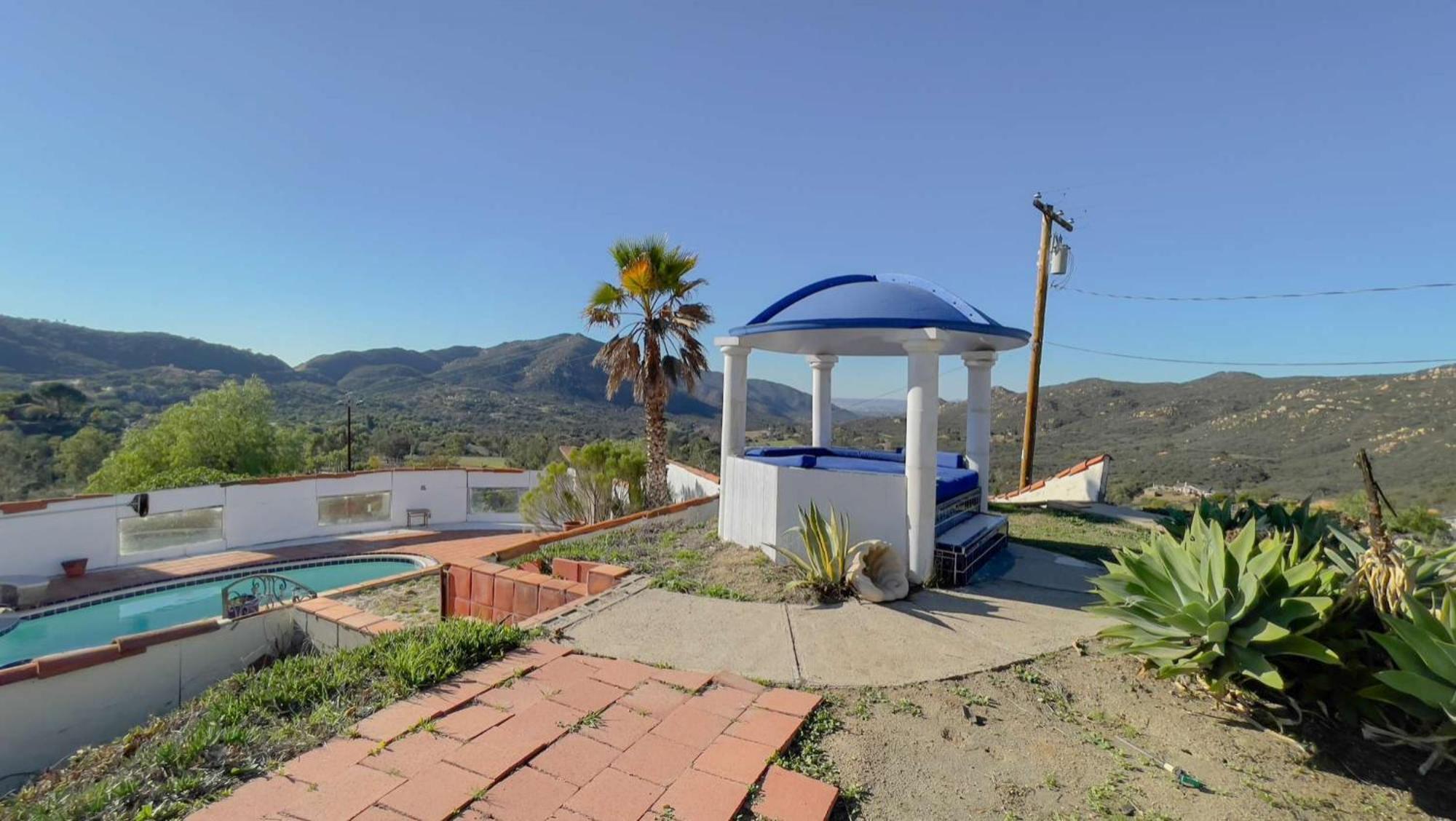 Private Home On 10 Acres - Heated Salt Pool & Jacuzzi, Mountain & City Views, Horseshoes, Basketball, Bbq, Golf Putting, Foosball, Croquet, Bose Stereo, White Cotton Bedding - Hilltop Hacienda, Pool Heat Optional Jamul Exterior foto